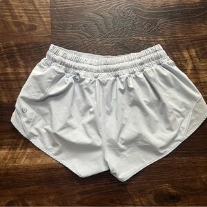 Lululemon Athletica W7AGUR hotty hot 2.5” light baby blue athletic shorts size 6